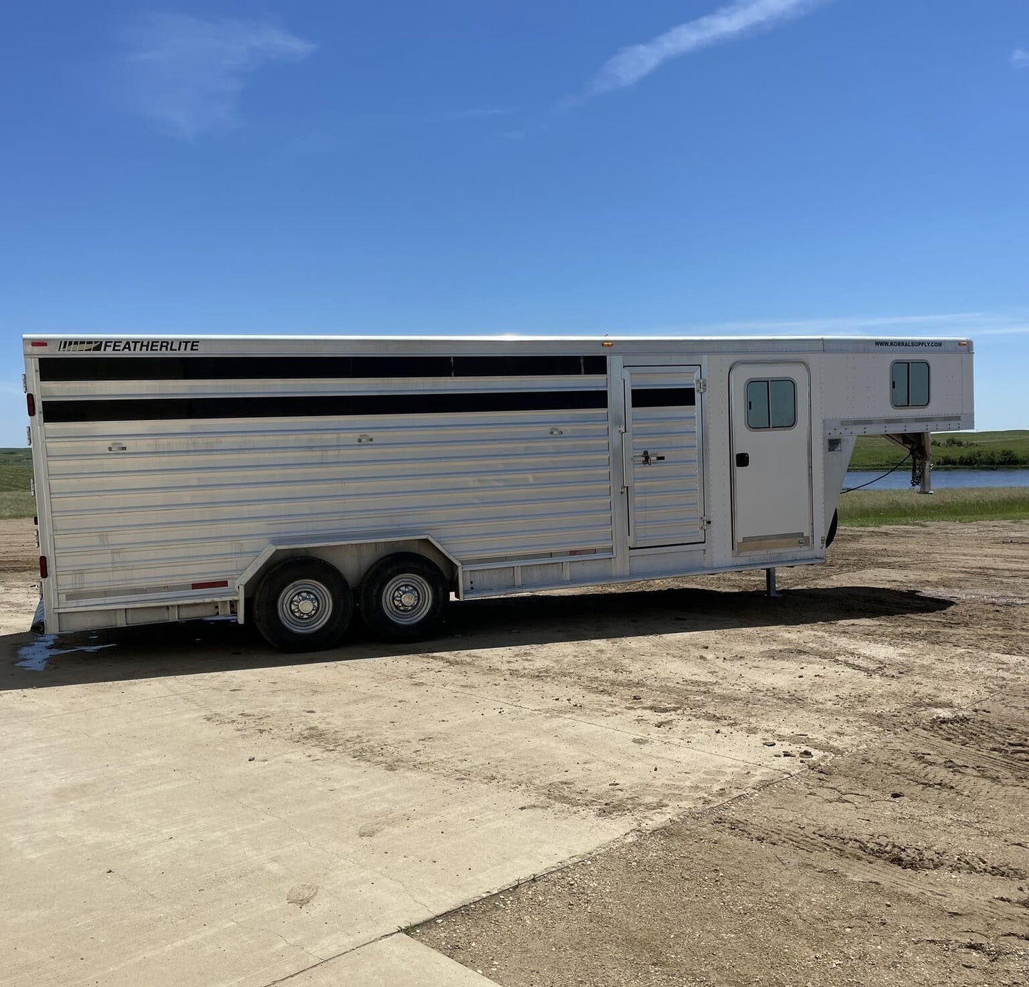 Used 2010 Featherlite 24FT Stock Combo – 2 Compartments image 3