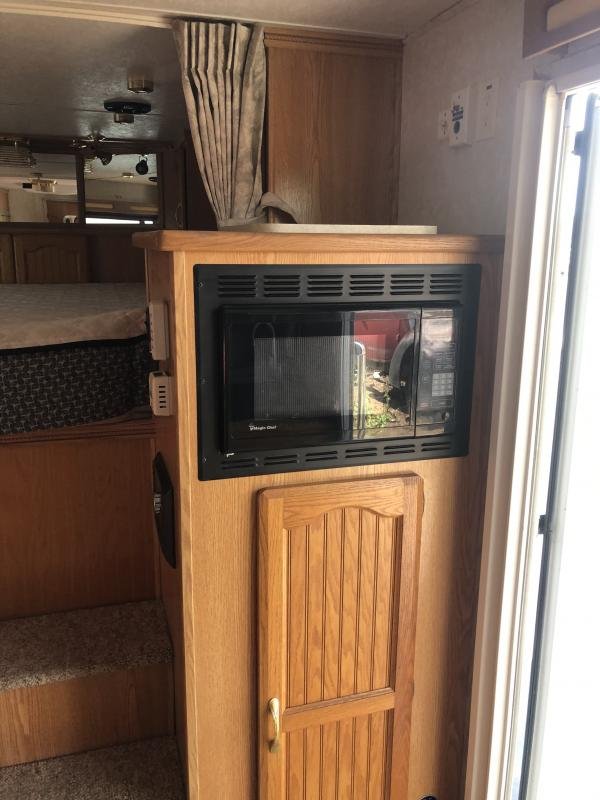 2003 Sundowner Trailers LQ 4H 8010 SIERRA Horse Trailer image 10