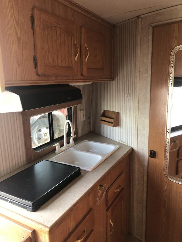 2003 Sundowner Trailers LQ 4H 8010 SIERRA Horse Trailer image 13