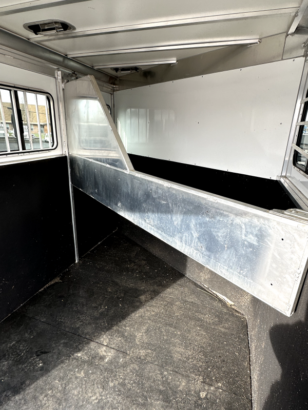 2021 Titan 2 Horse Trailer image 6
