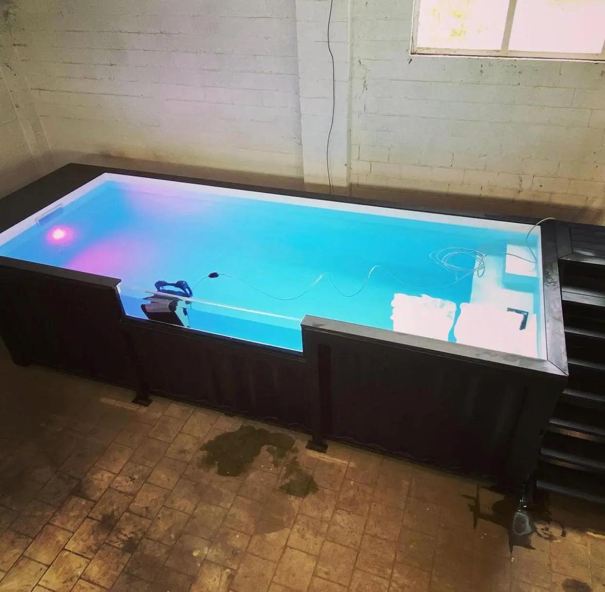 20 Ft Container Pool image 5