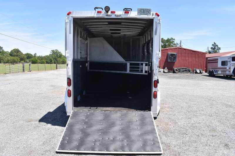 2006 Adam 7302 3 Horse Trailer image 9