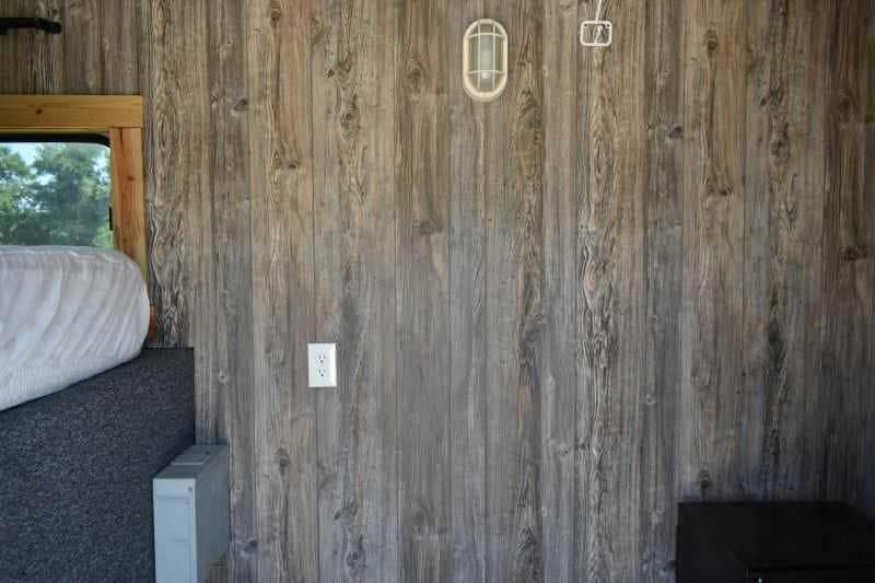 Used 2005 Silver Star 2HGNLQ 2 Horse Trailer with 4′ Short Wall image 8