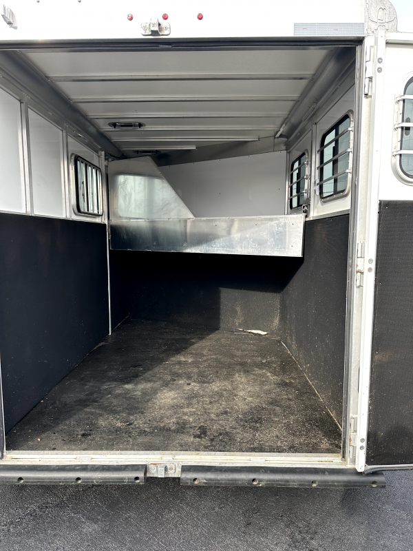 2021 Titan 2 Horse Trailer image 4