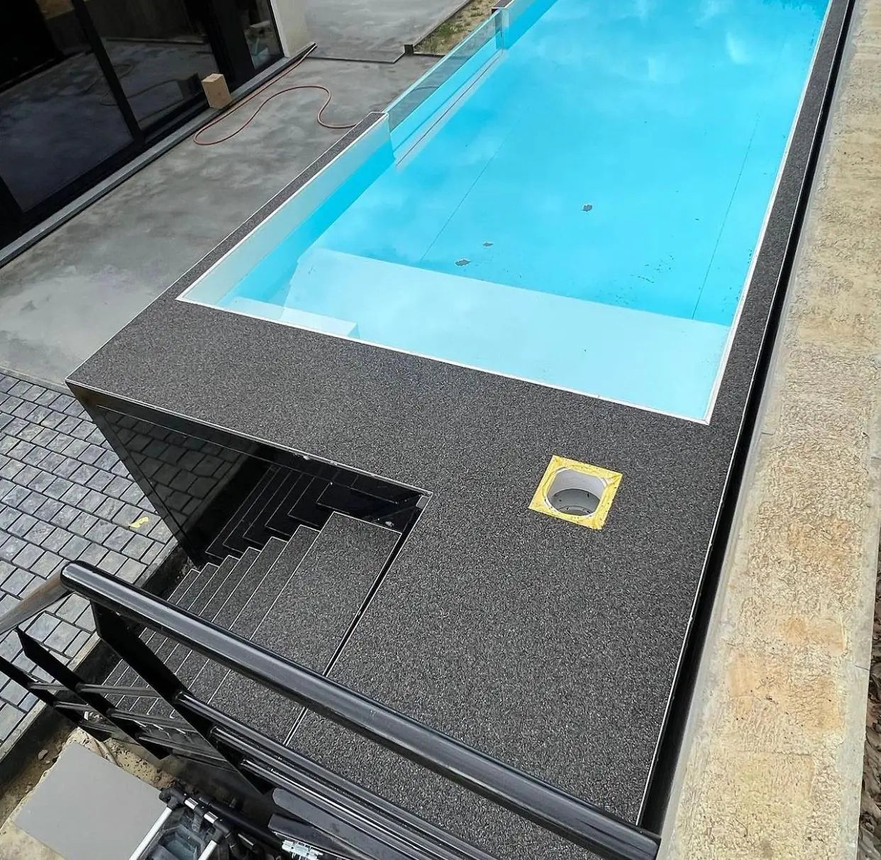 20 Ft Container Pool image 3