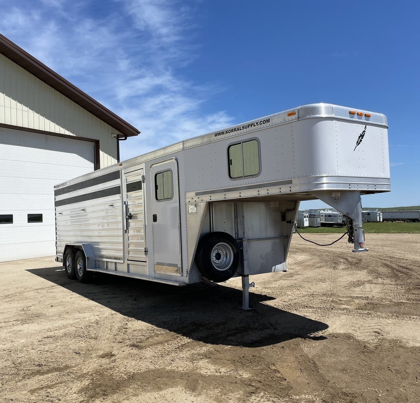 Used 2010 Featherlite 24FT Stock Combo – 2 Compartments image 1