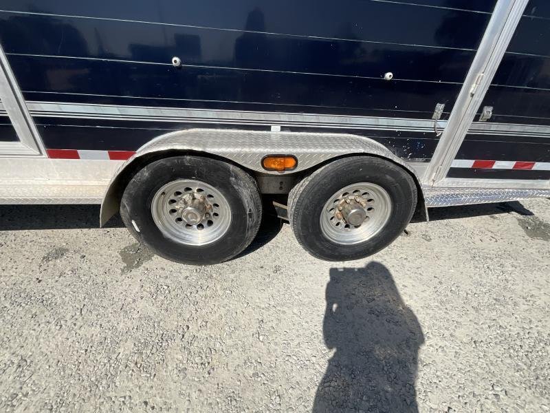 2005 Jamco 4 Horse Gooseneck Trailer image 9