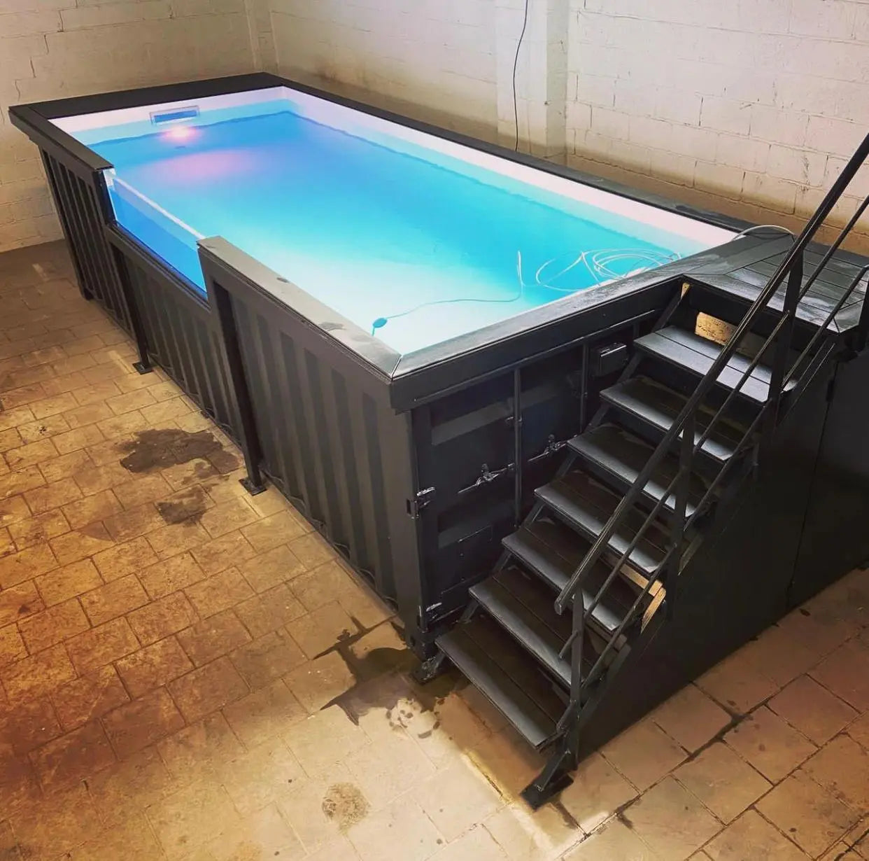 20 Ft Container Pool image 1