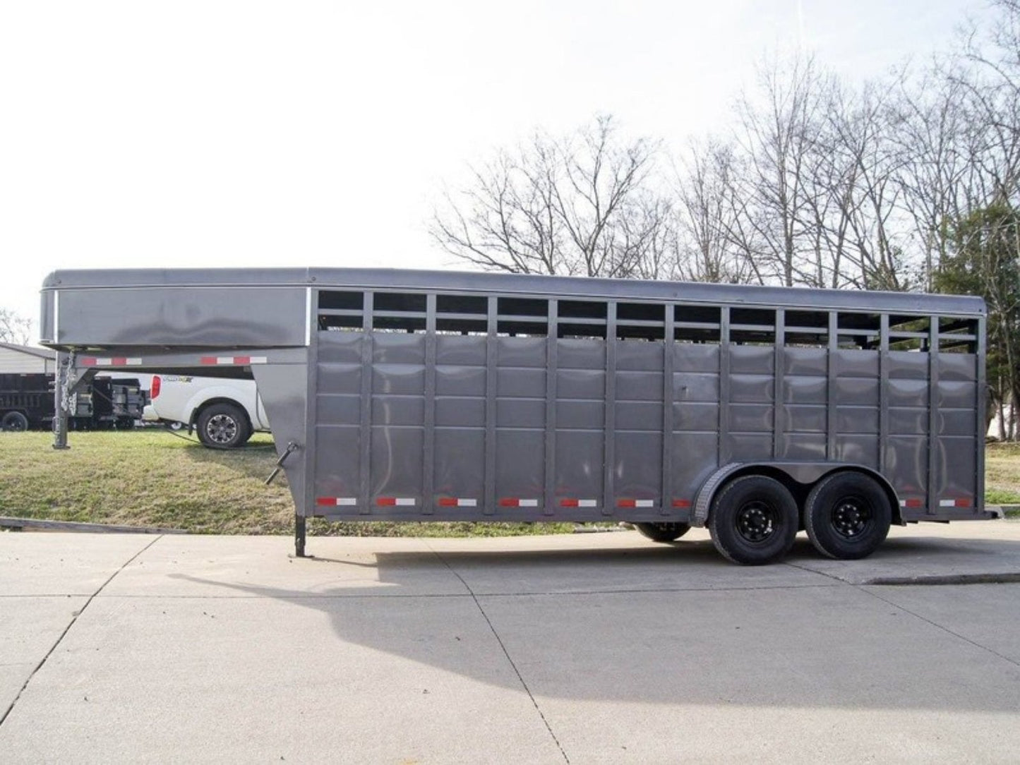20ft Charcoal Gooseneck Livestock Cattle Trailer (2) 7K Axles image 4