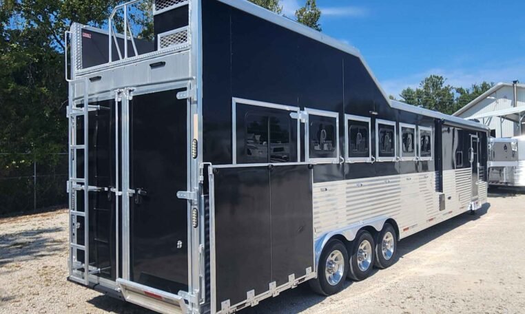 2019 Lakota Bighorn 6 Horse Side Load Trailer image 2