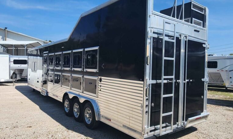 2019 Lakota Bighorn 6 Horse Side Load Trailer image 8