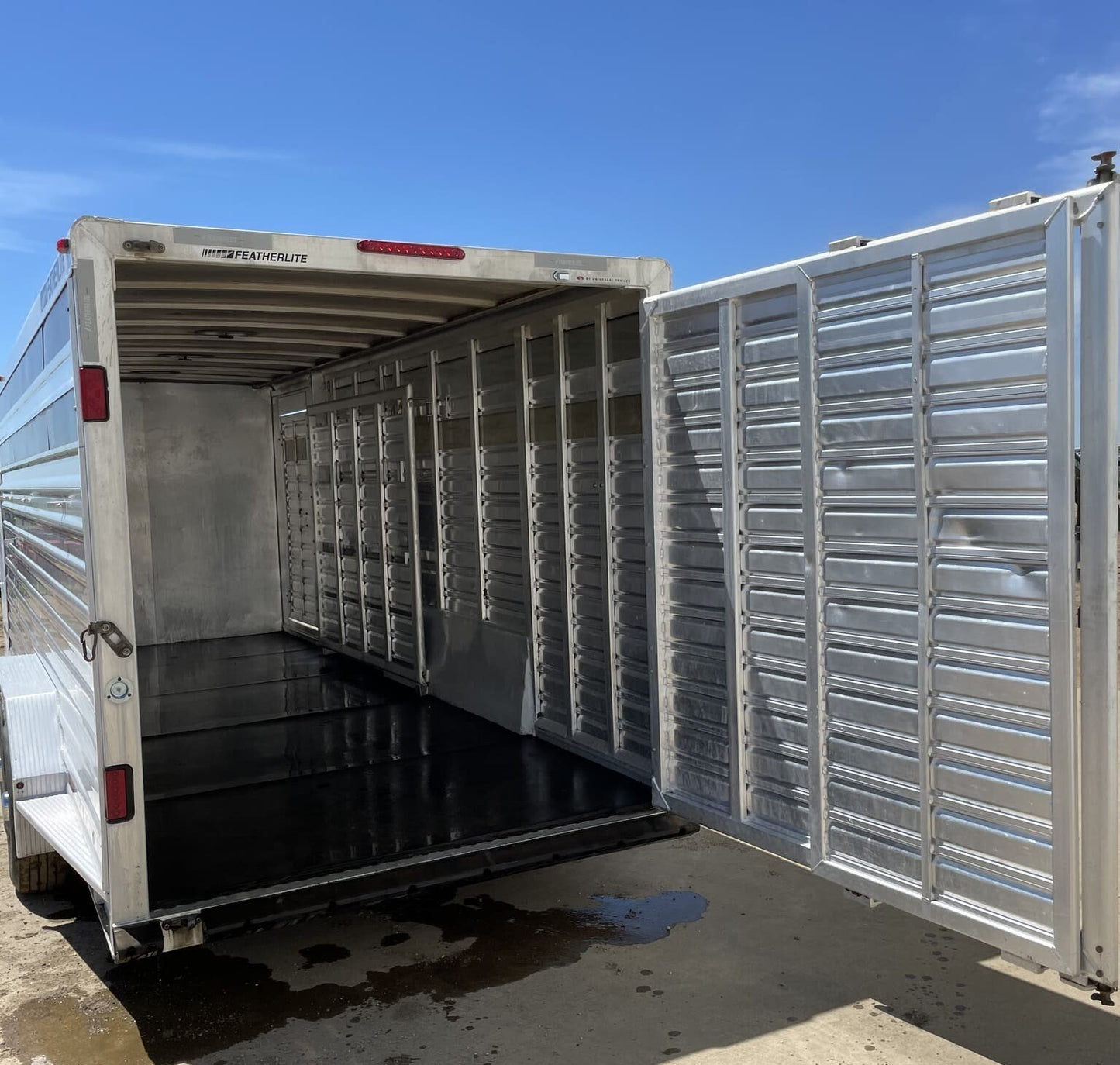 Used 2010 Featherlite 24FT Stock Combo – 2 Compartments image 12