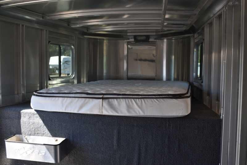 Used 2013 Exiss 6300 3 Horse Gooseneck image 6