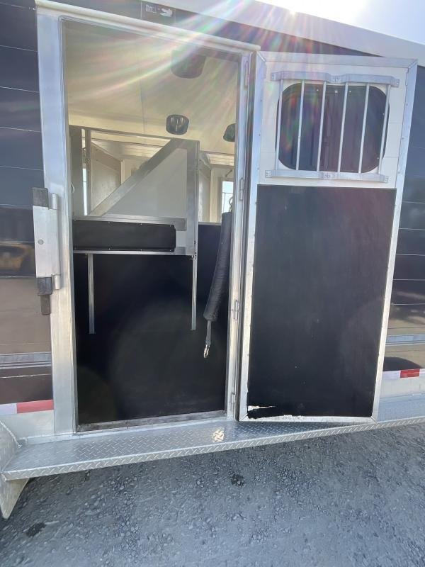 2005 Jamco 4 Horse Gooseneck Trailer image 34