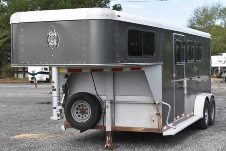 2018 Adam 7304GN 3 Horse Trailer image 13