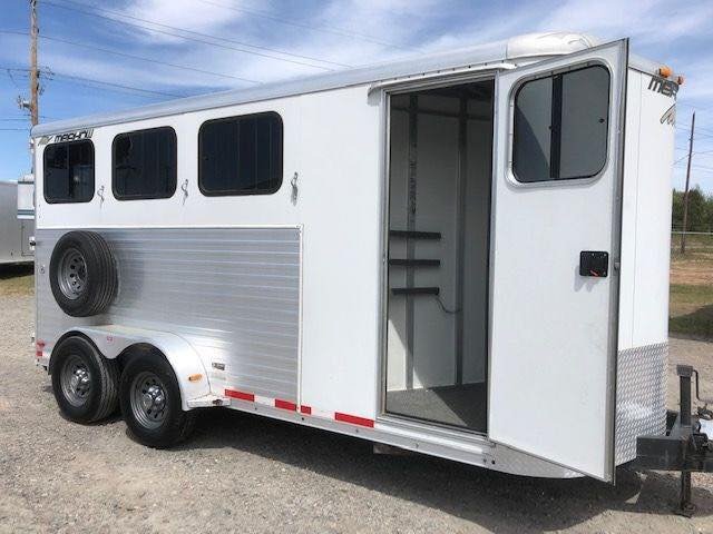 2010 Merhow 3 Horse Slant Load Bumper Pull image 12