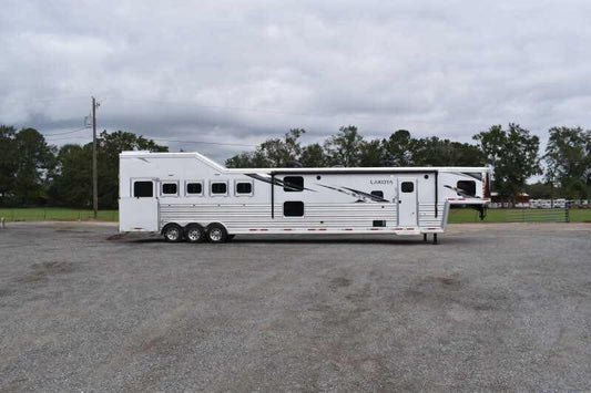 2021 Lakota BigHorn 8519TBB 5 Horse Trailer with 19′ Short Wall image 0