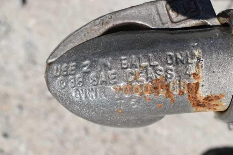 2017 CM 3HSLBP 3 Horse Trailer image 11