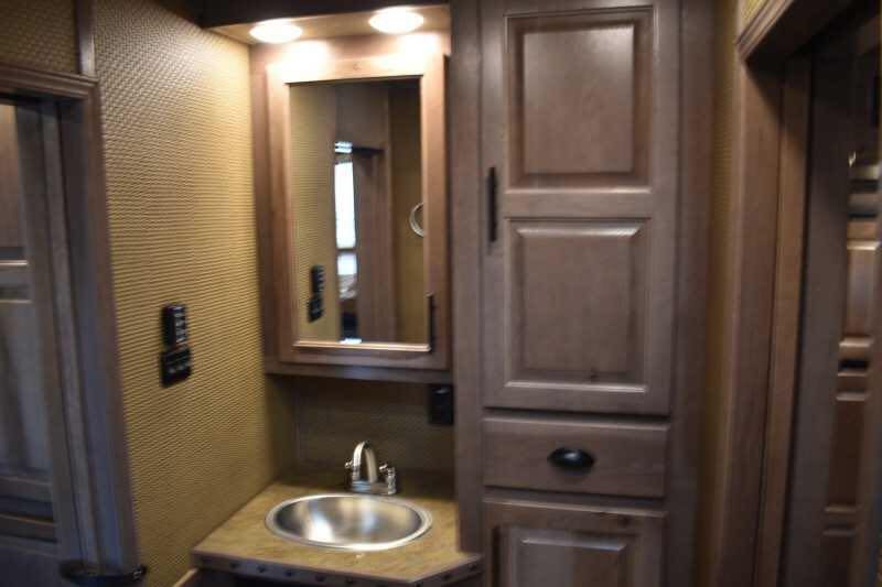 2021 Lakota BigHorn 8519TBB 5 Horse Trailer with 19′ Short Wall image 41