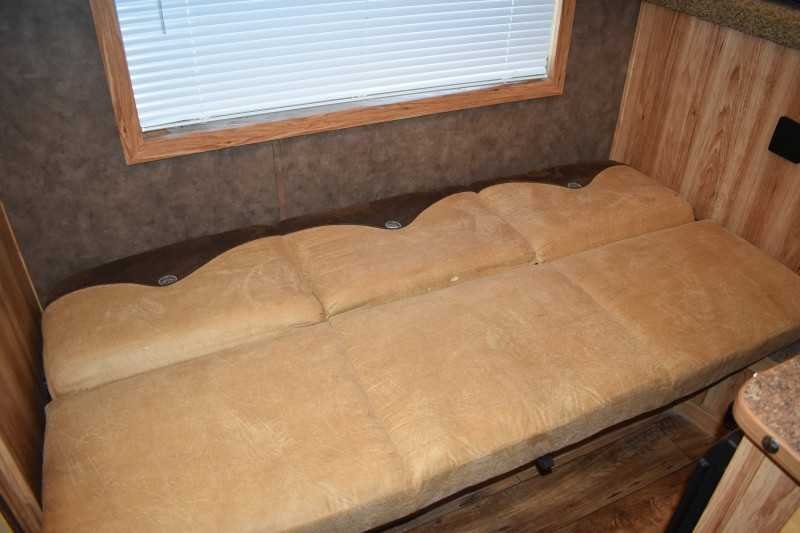 2015 Exiss 7308LQ 3 Horse Trailer with 8′ Short Wall image 14