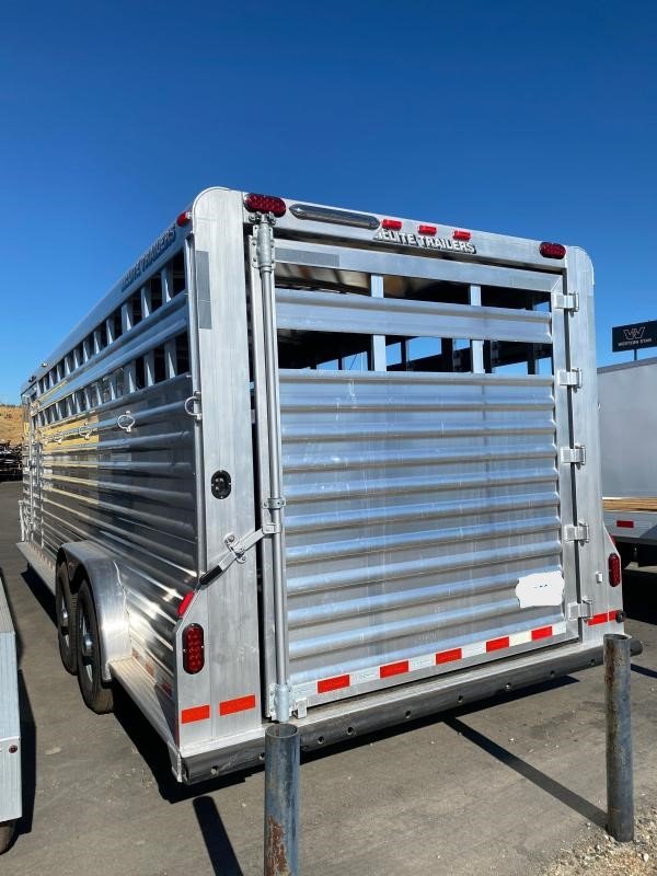 2021 Elite Trailers Slant Load 5 Horse Slant Load image 8