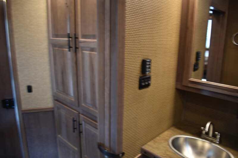 2021 Lakota BigHorn 8519TBB 5 Horse Trailer with 19′ Short Wall image 46