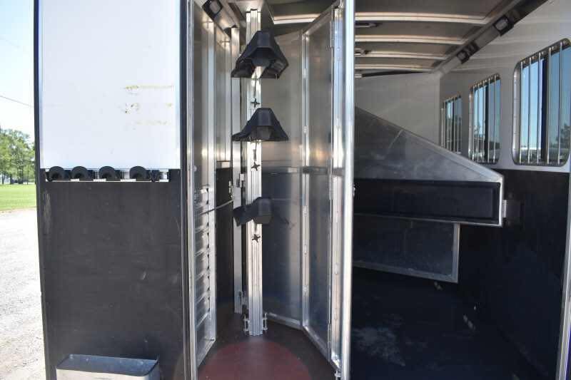2017 Exiss Escape 7308LQ 3 Horse Trailer with 8′ Short Wall image 22