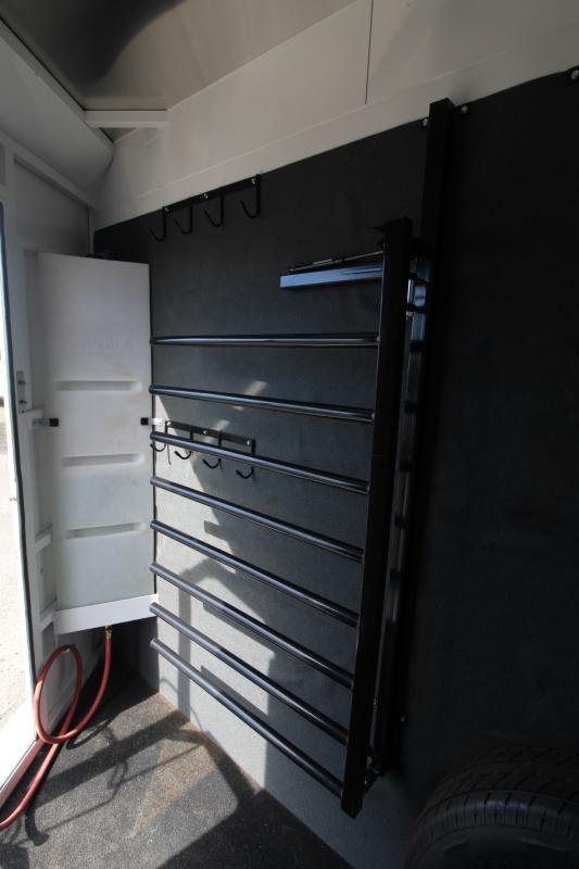 2019 Trails West Manufacturing Classic II 4 Horse Trailer image 4