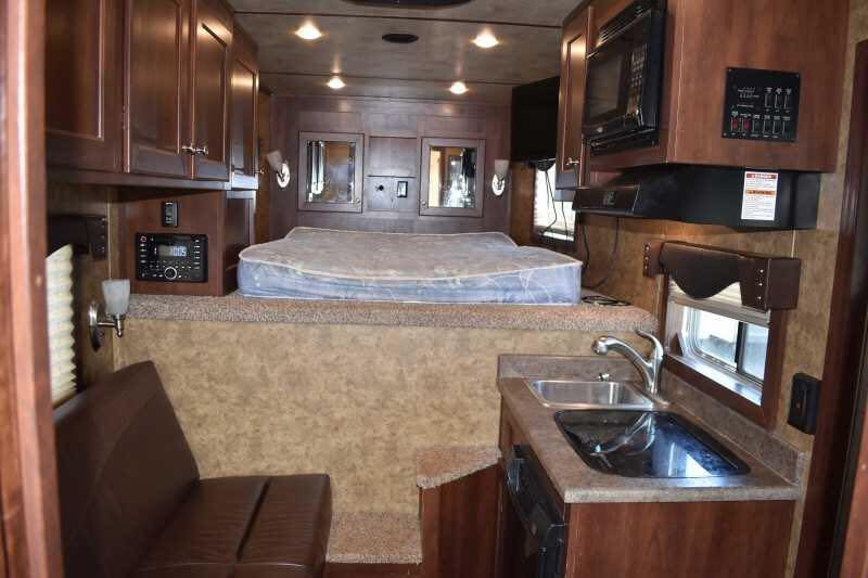 2017 Exiss Escape 7308LQ 3 Horse Trailer with 8′ Short Wall image 6