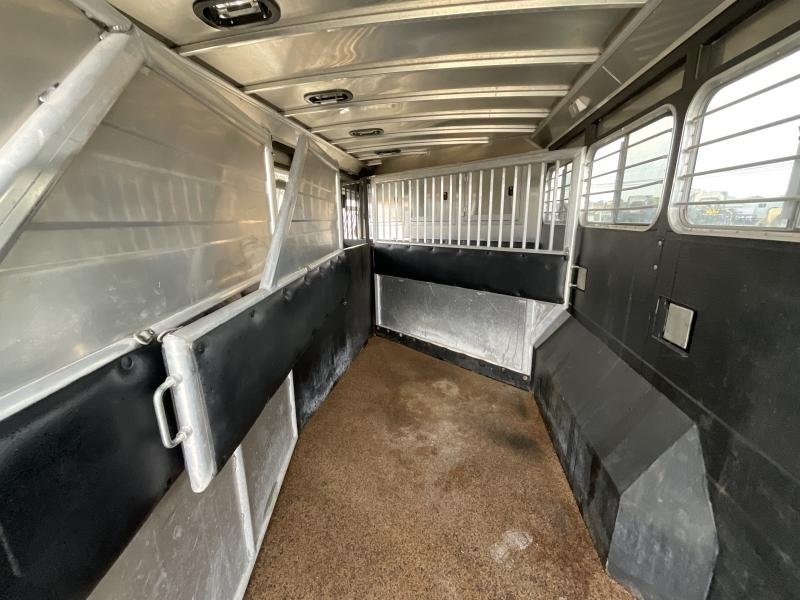 2014 Logan Coach RAZ4GNHDLQ 40′ 4 horse Razor GN Horse Trailer**WITH WALK IN CLOSET** image 39