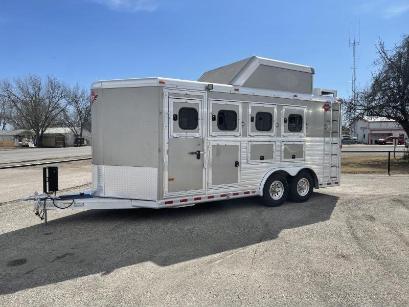 2016 Hart Ultimate 4H Bumper Pull image 0