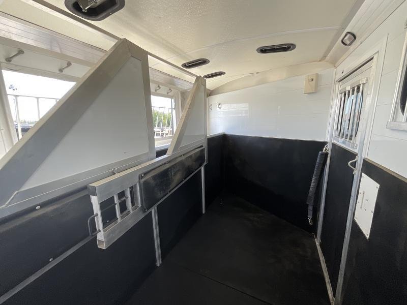 2005 Jamco 4 Horse Gooseneck Trailer image 29