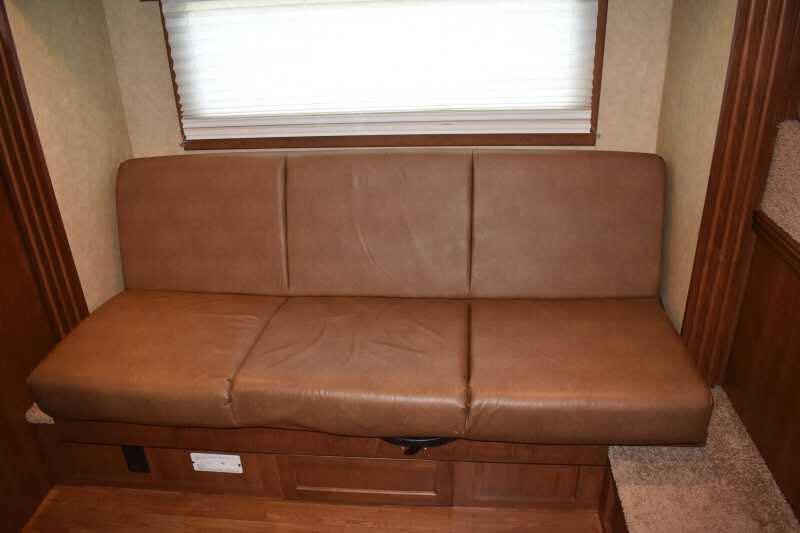 2014 Shadow 7208GLQ 2 Horse Trailer with 8′ Short Wall image 13