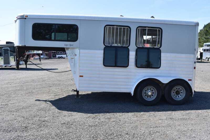 2014 Sundowner 2 Horse Gooseneck Trailer image 5