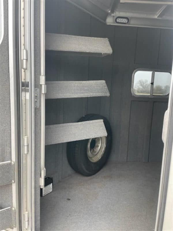 1999 Elite Custom 3 Horse Trailer image 8