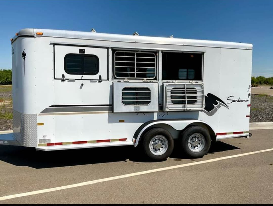 1999 Sundowner  3 Horse Trailer image 4