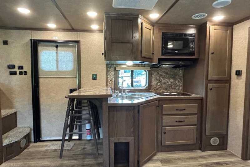 New 2024 Lakota 8313RKBGLQ Charger 3 Horse Trailer with 13′ Short Wall image 19