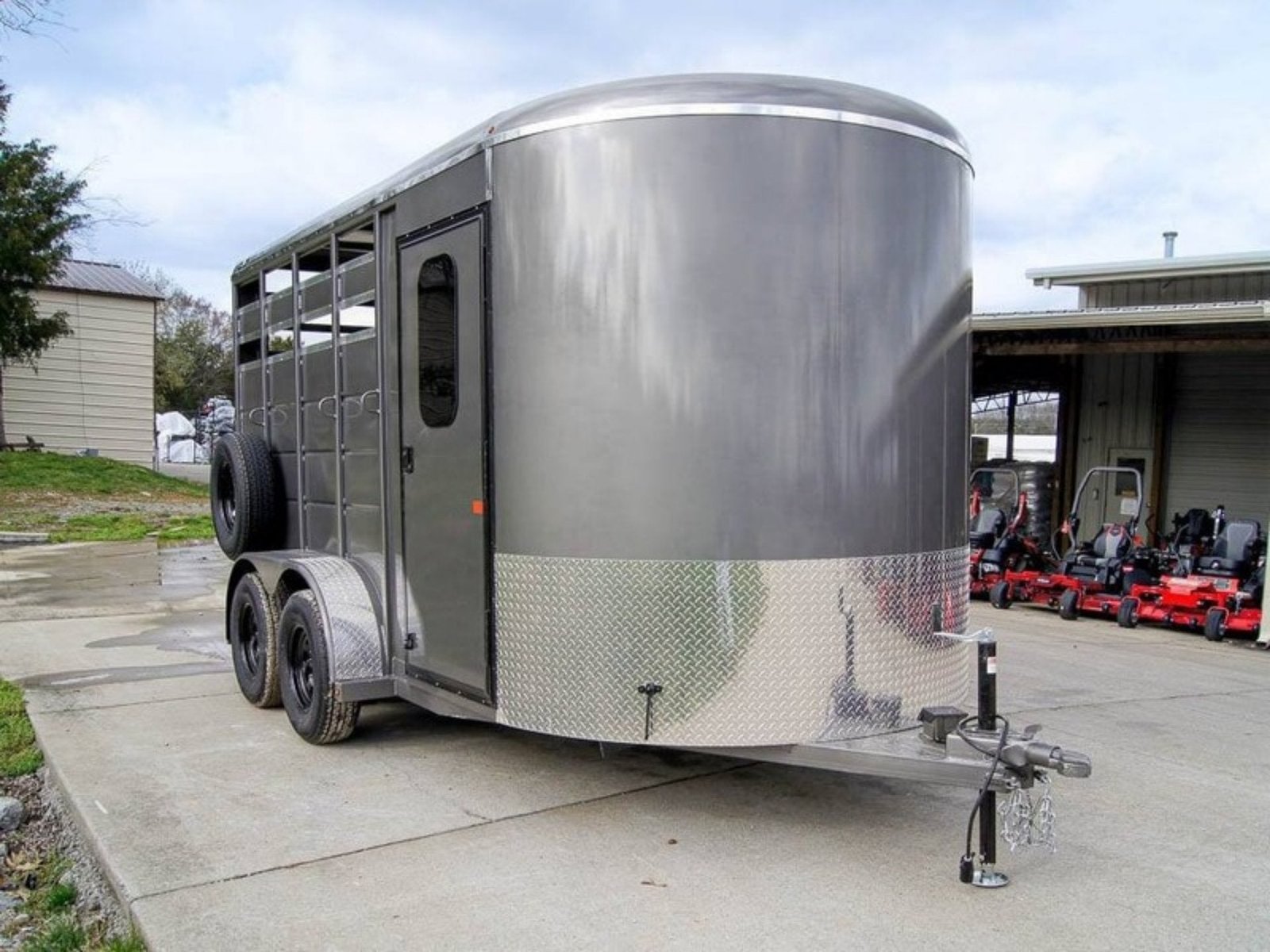 14ft Charcoal Horse Livestock Cattle Trailer (2) 3,500lb Axles with Dressing Room image 7