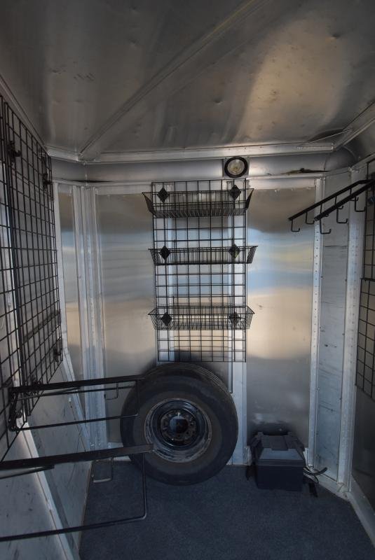 2008 C and C Trailers 4 Horse Bumper Horse Trailer image 17