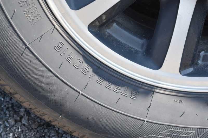 2020 Bison Laredo 3 Horse Trailer with 11′ Short Wall image 32