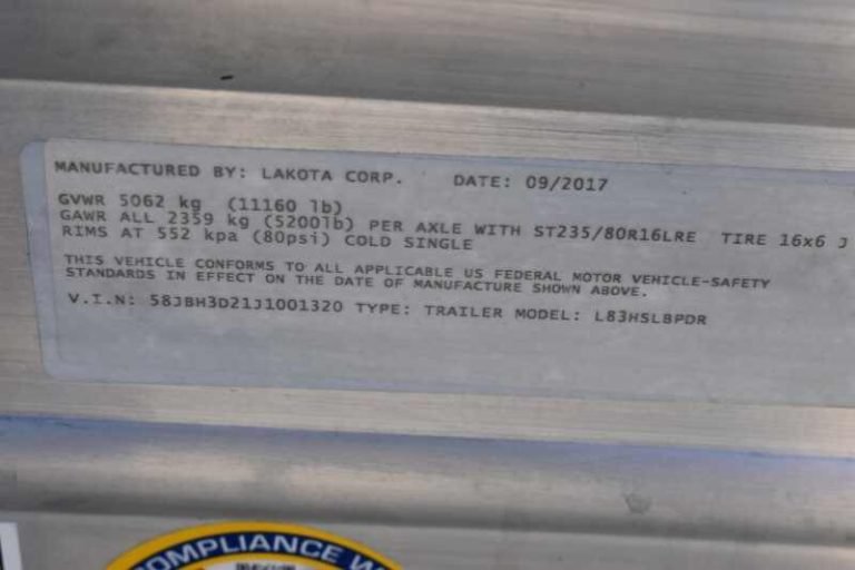 2018 Lakota 83HBPSL 3 Horse Trailer image 9