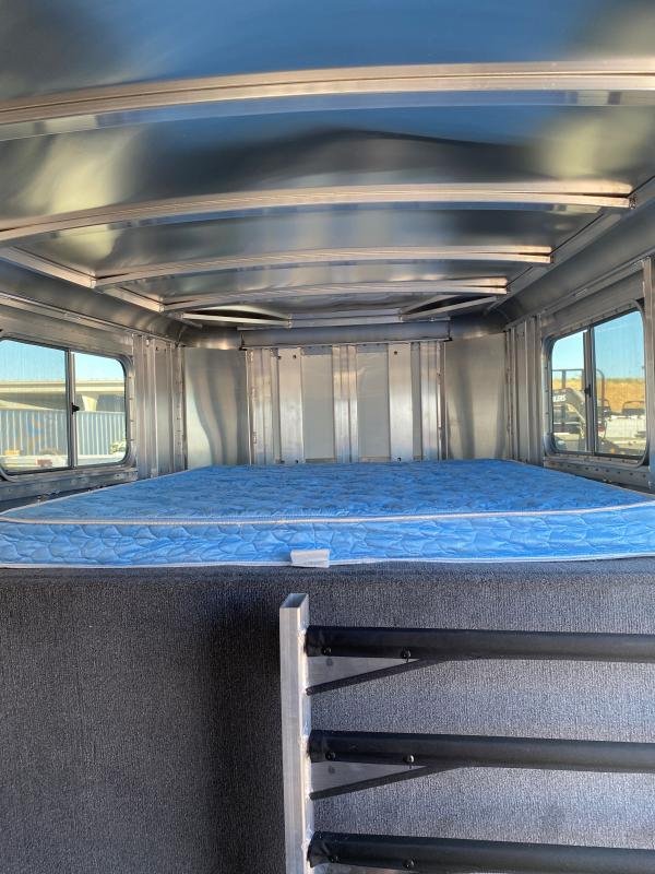 2021 Elite Trailers Slant Load 5 Horse Slant Load image 9