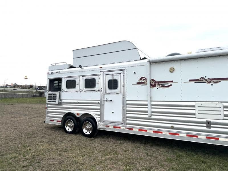 2011 Platinum Coach 4 Horse 15 SW Rear Load Horse Trailer image 4