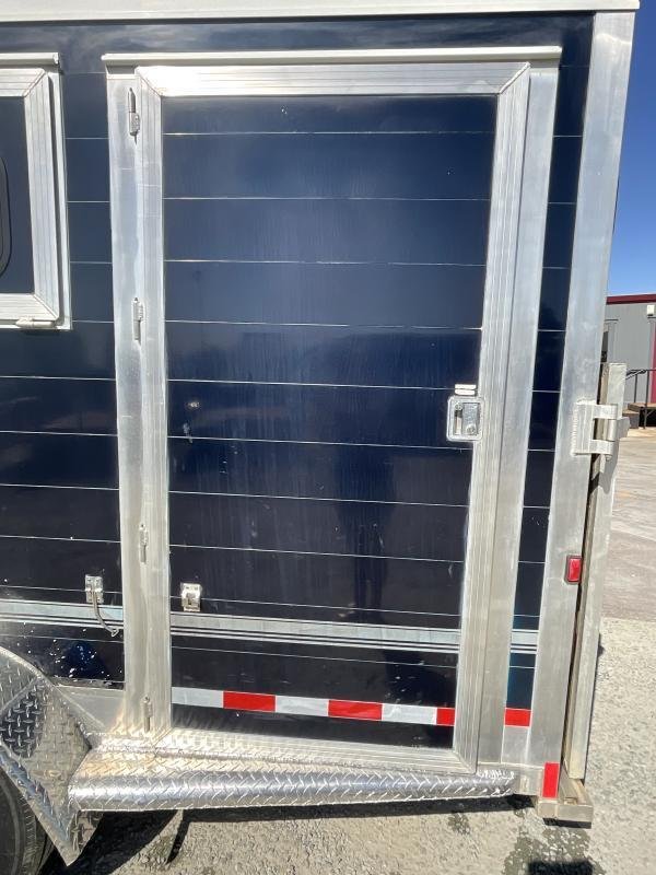 2005 Jamco 4 Horse Gooseneck Trailer image 18