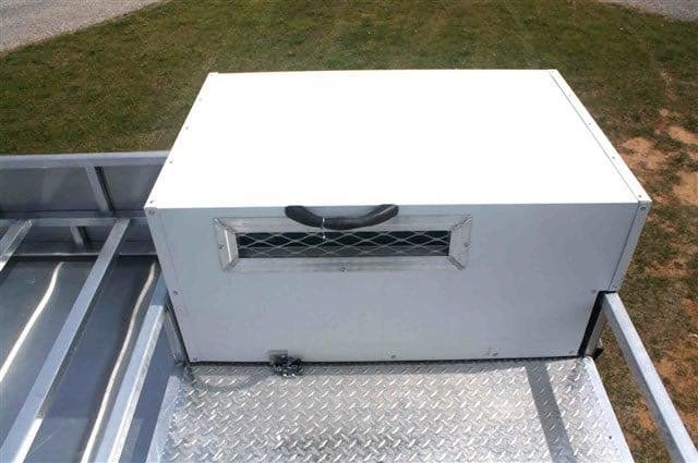 2019 Lakota Charger 4 Horse LQ with 15′ Short Wall image 27