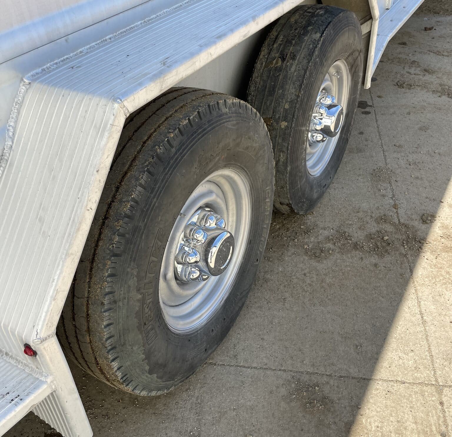 Used 2010 Featherlite 24FT Stock Combo – 2 Compartments image 8