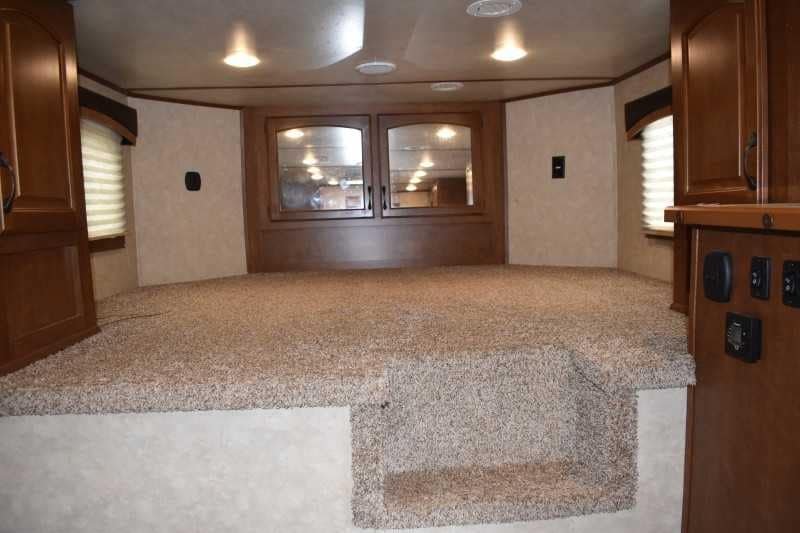 2015 Bison Ranger 3LQ Horse Trailer with 10′ Short Wall image 14