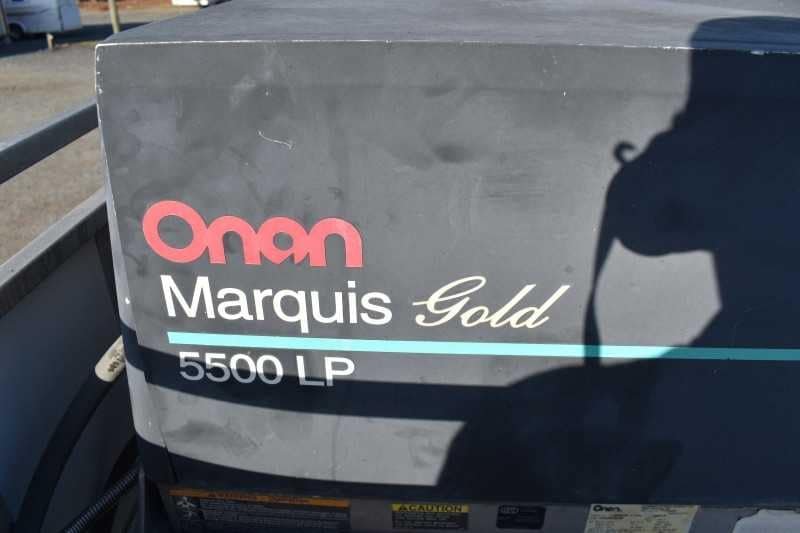 2006 Platinum 8410LQ 4 Horse Trailer with 9′ Short Wall image 27