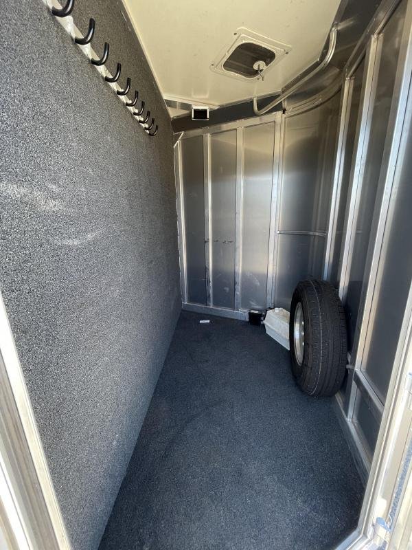 2016 Hart Ultimate 4H Bumper Pull image 5