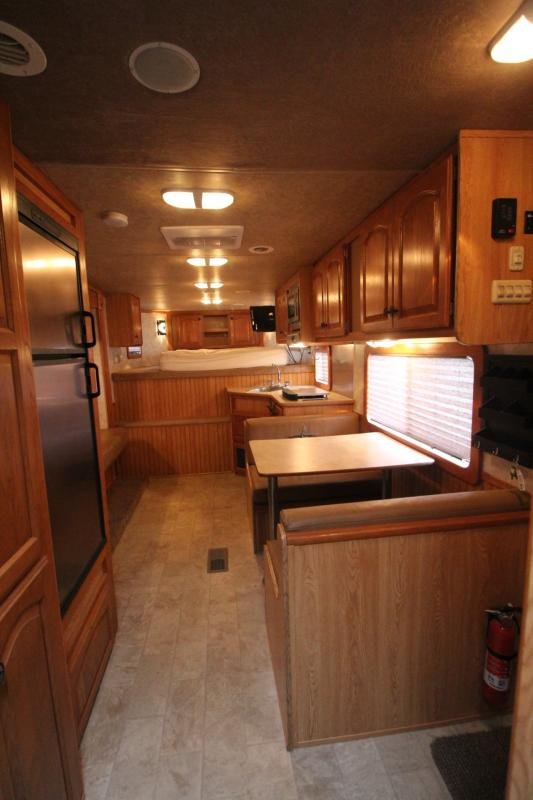 2008 Lakota 8415 w/Slide out 4 Horse Trailer image 6